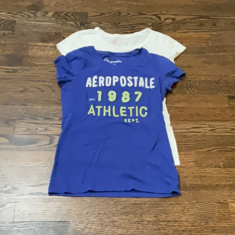Aeropostale Aero graphic tees qty 2 women’s